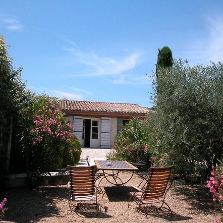 Le Mazet De La Dame Bed & Breakfast Barbentane Oda fotoğraf