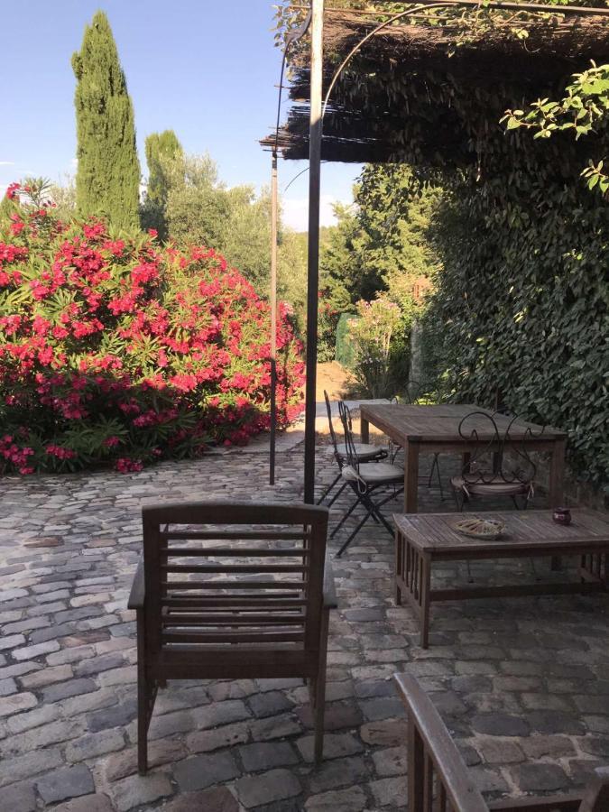 Le Mazet De La Dame Bed & Breakfast Barbentane Dış mekan fotoğraf