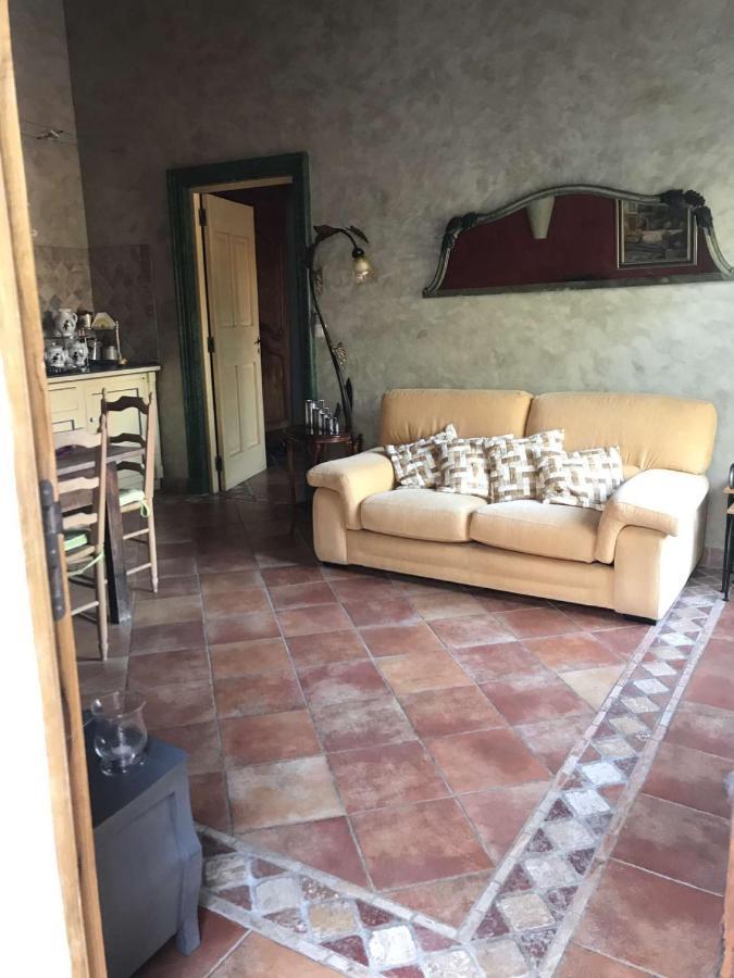 Le Mazet De La Dame Bed & Breakfast Barbentane Dış mekan fotoğraf