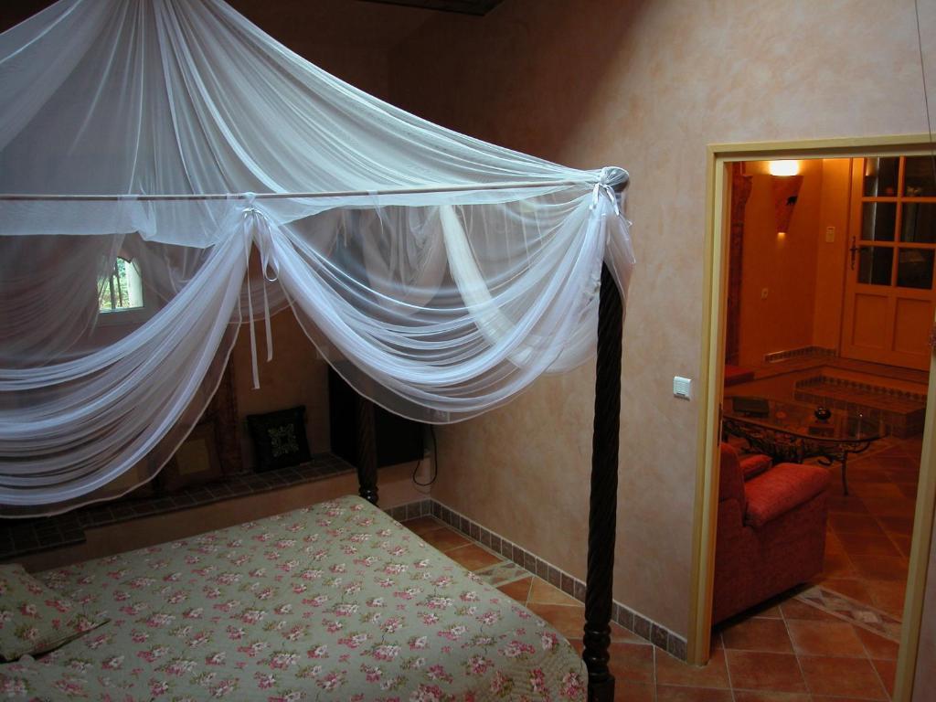 Le Mazet De La Dame Bed & Breakfast Barbentane Oda fotoğraf